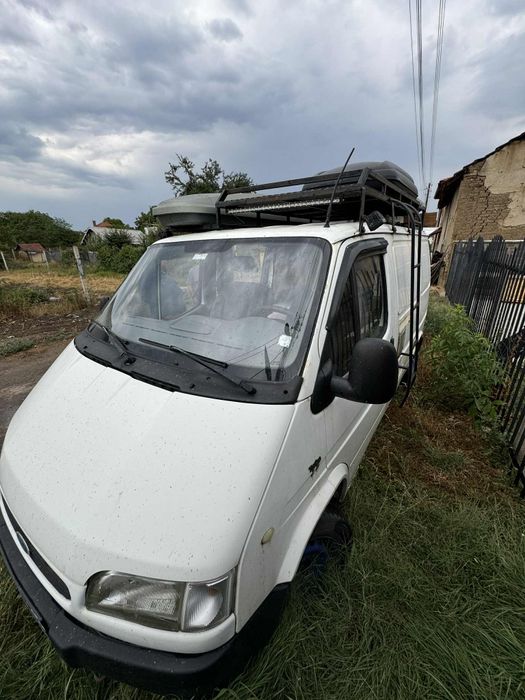 Бус за диво къмпингуване