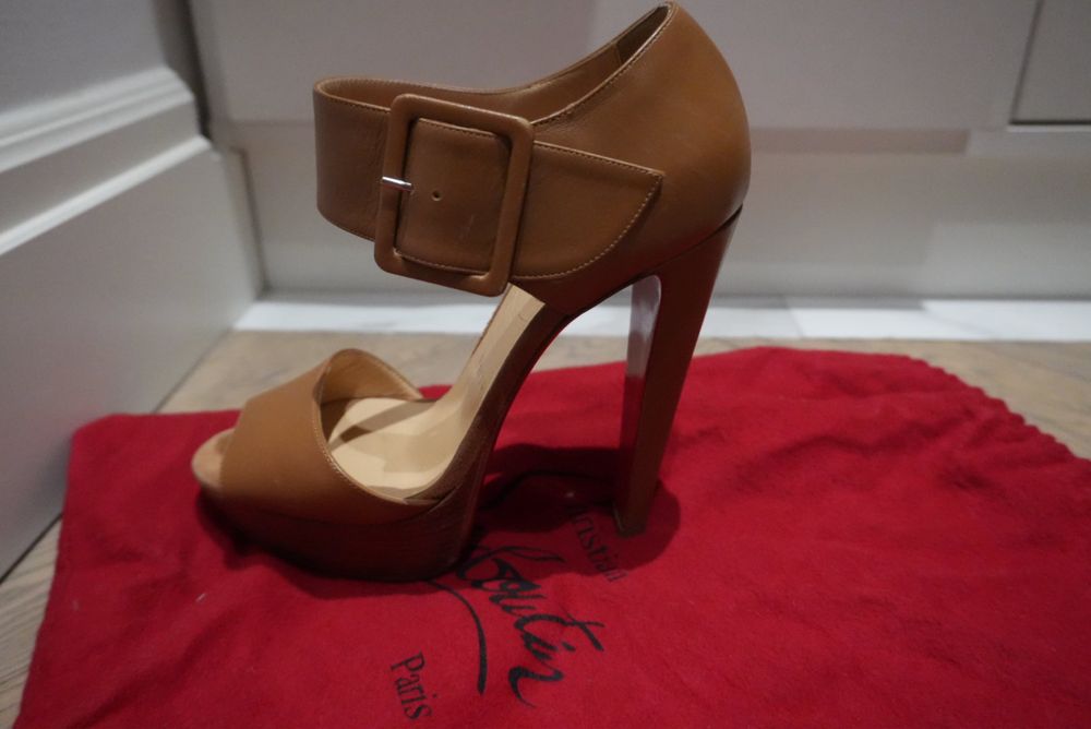 босоножки Christian Louboutin