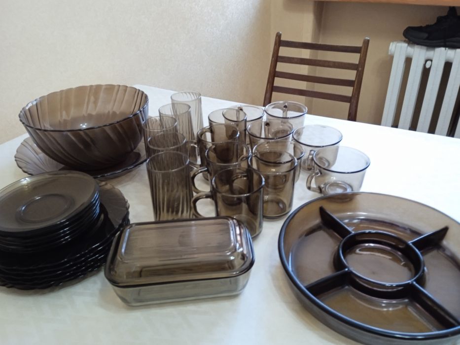 Продам чайно-столовый сервиз