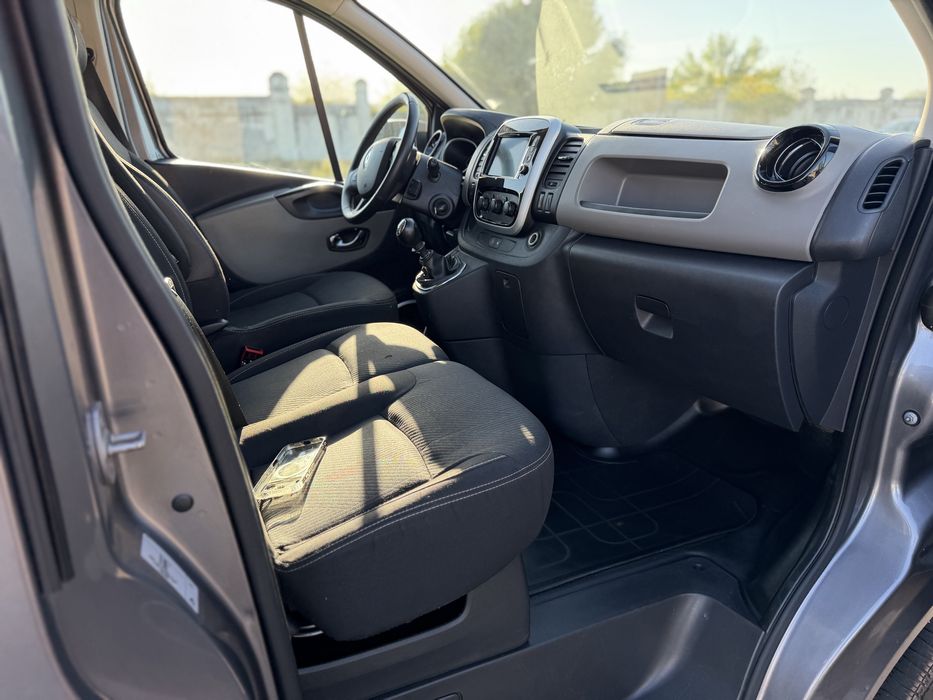 Renault Trafic 6 locuri
