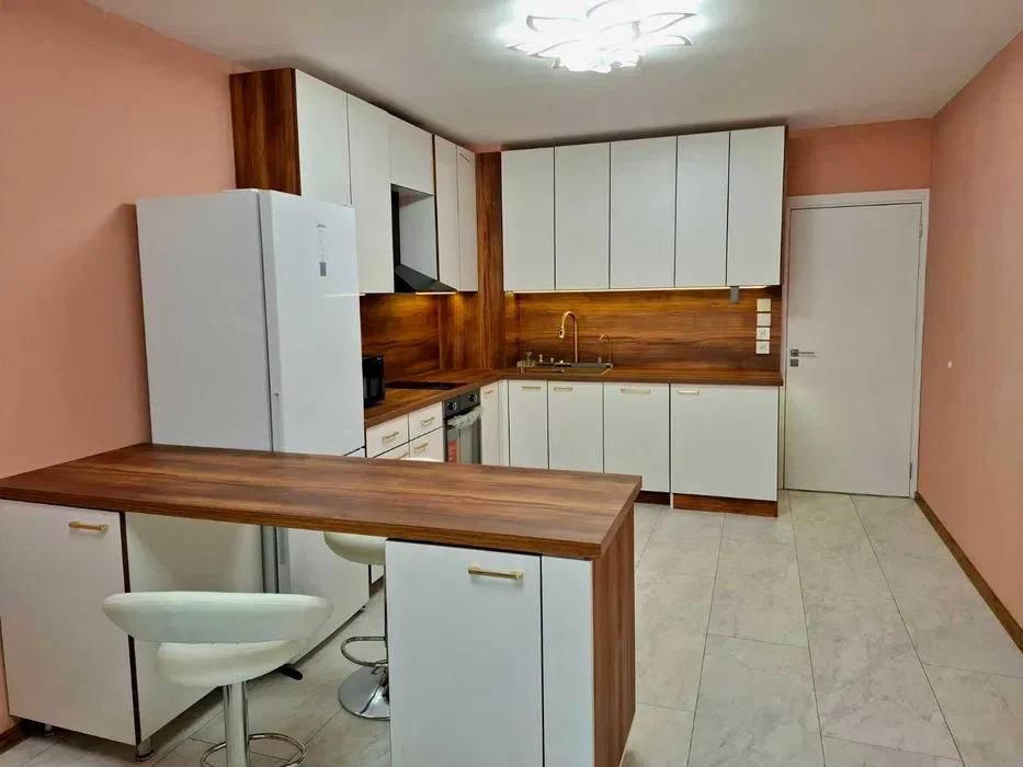 Четиристаен апартамент, под наем, кв. Левски