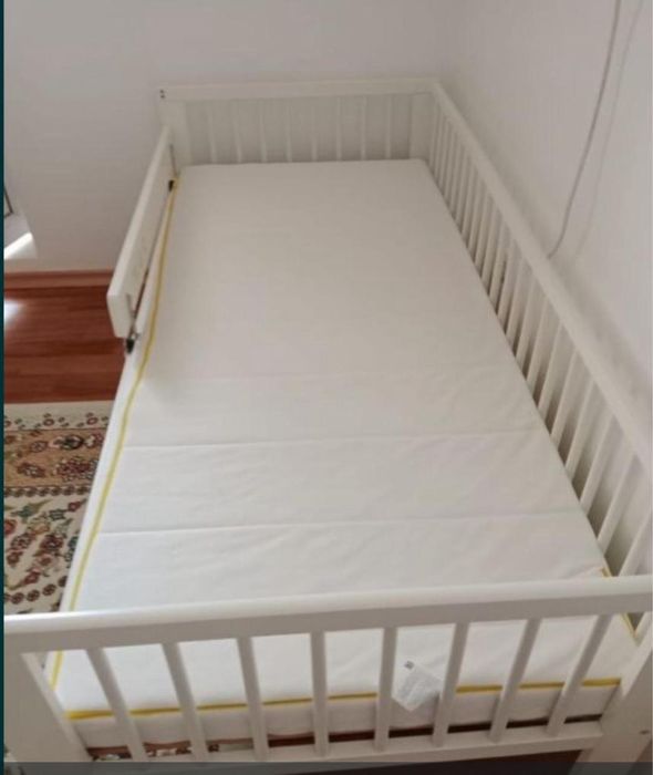 Детская кровать с бортиками  и матрас