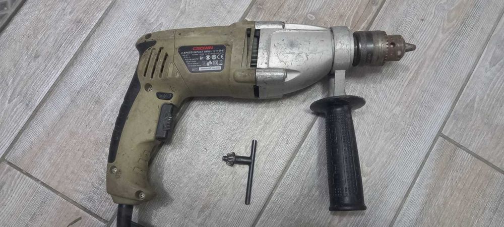 продам дрель электрическую CROWN 810 wt  CT 10067 б.у.