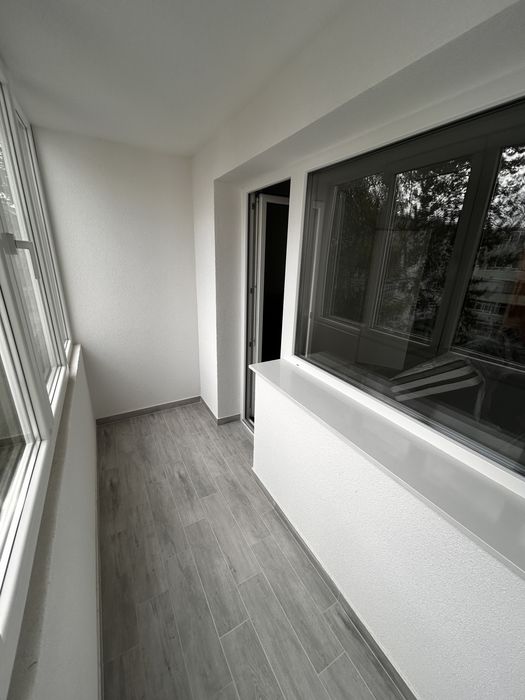 Inchiriez apartament 4 camere hotelier sau termen lung