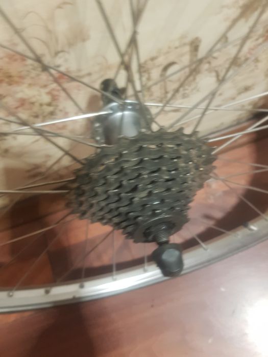 Roata de bicicletă pe 28  janta dubla din aluminiu  în  stare bună