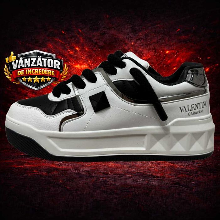 Adidasi Valentin o Garavani - One Stud Low-Top -NOI