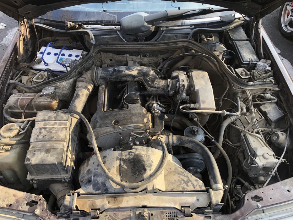 Продам машину мерс 220 w124