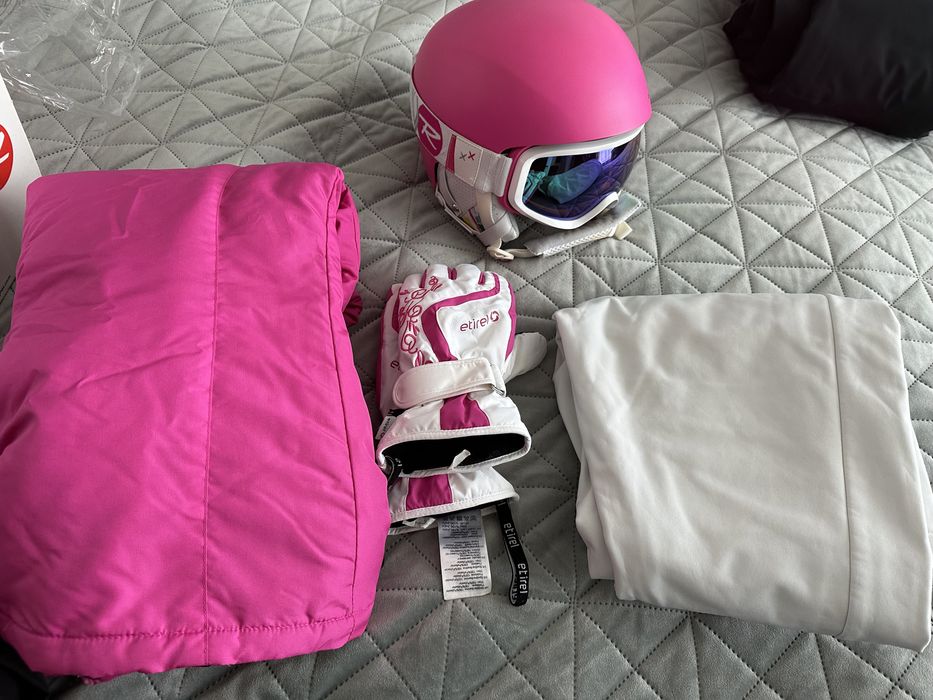 Ски яке ,оанталон и каска Rosignol