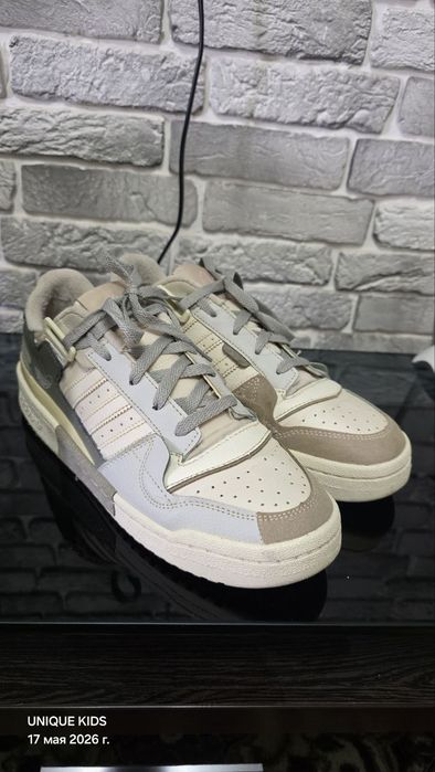 Оригинальные кроссы adidas