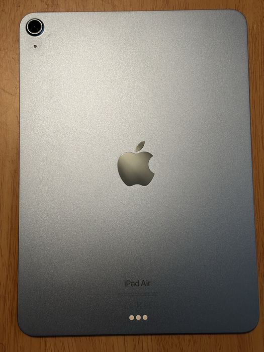 Apple iPad Air 5 (M1) 64gb Blue si Husa Apple Smart Folio