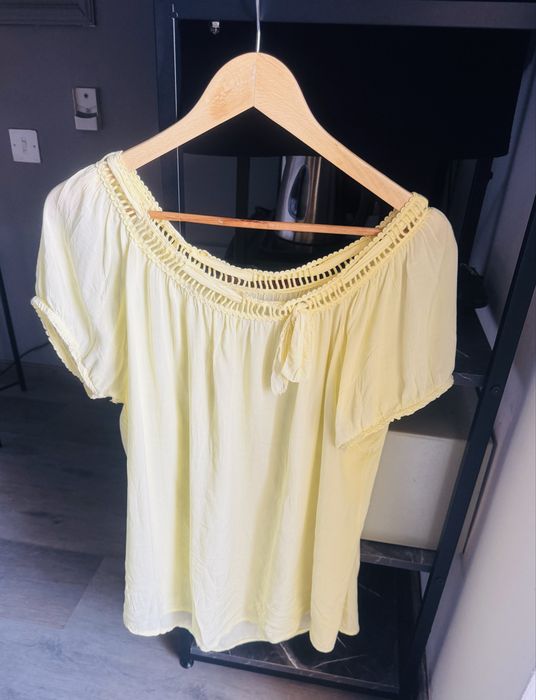 Дамски ризи и блузи Reserved, Mango, Moxito 4€-8€