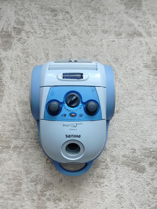 Пылесос PHILIPS.