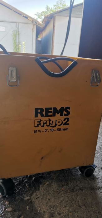 Aparat pentru înghețat conducte spre închiriere