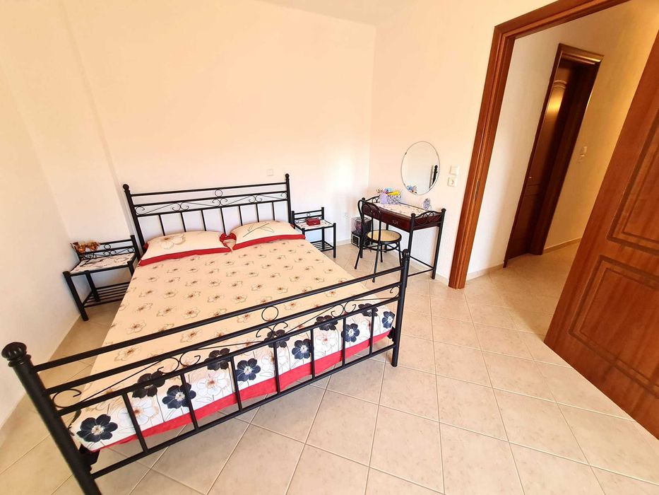 Продава 3 ет. къща с площ 165 м2 и двор 280 м2 в Аспровалта, Гърция