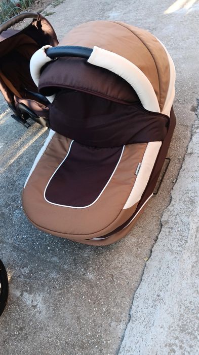 Cărucior 3 în 1 cu scoică – folosit, în stare foarte bună