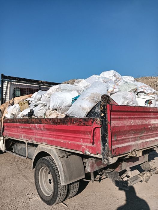 Închiriez Bobcat Ofer servicii cu bobcat și bascula de 3.5t