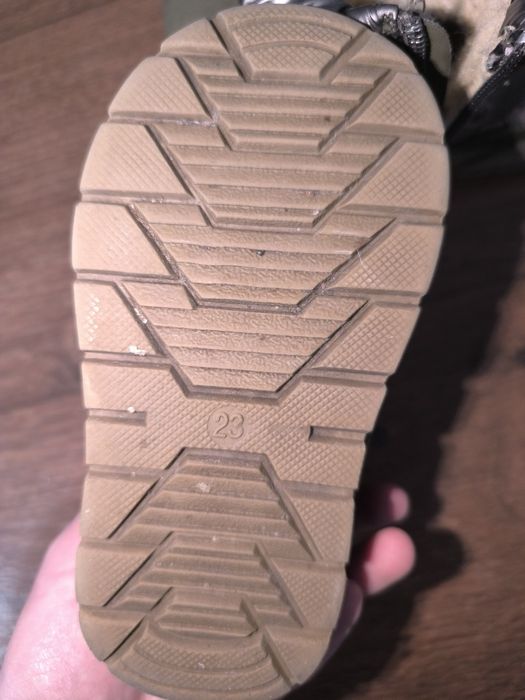 Продам детские зимние ботинки