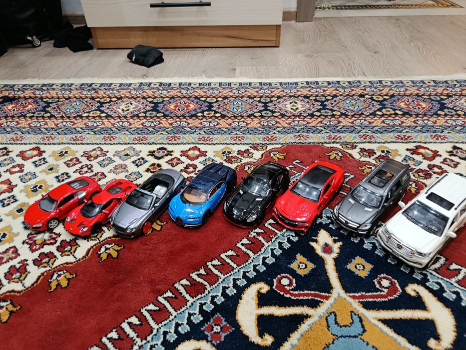 Продам металлические машинки