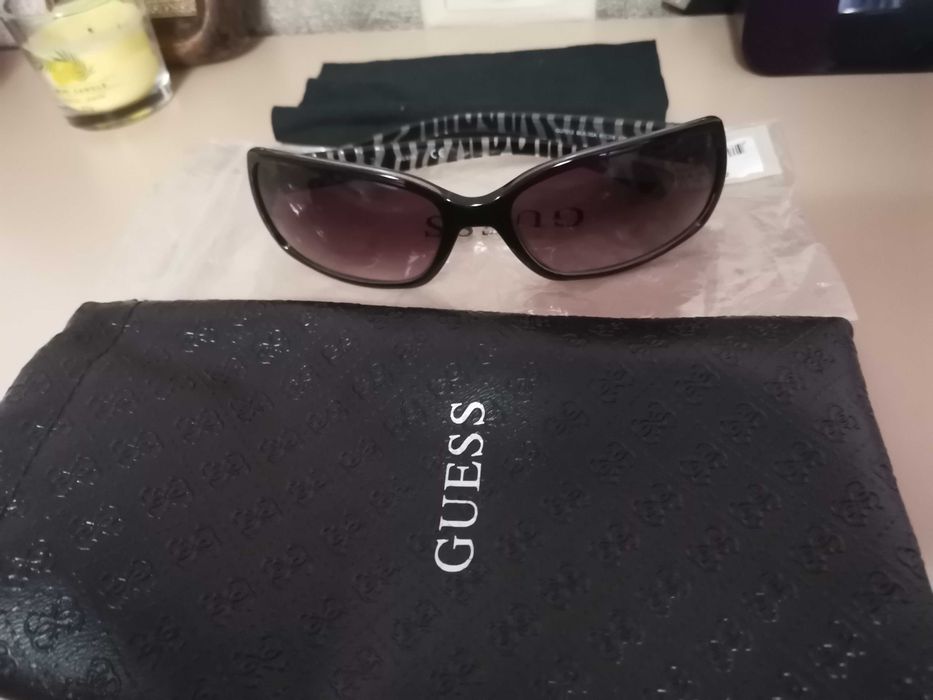 Очила Guess, нов модел правоъгълна форма чисто нови.