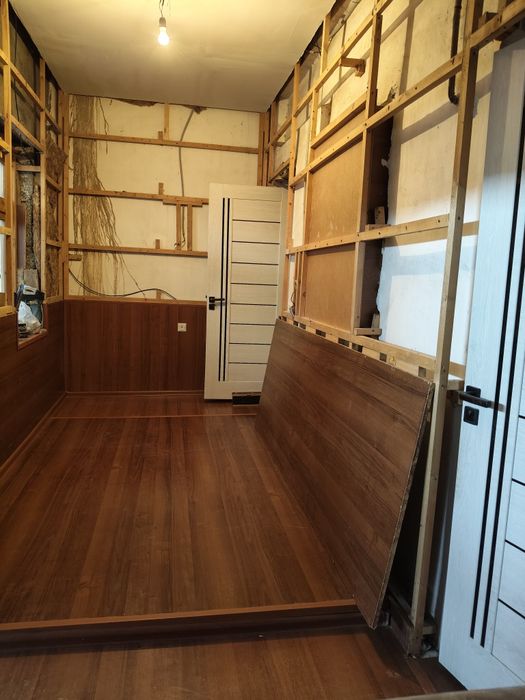 Уй сотилади.коплонбек таможния йолли юзи