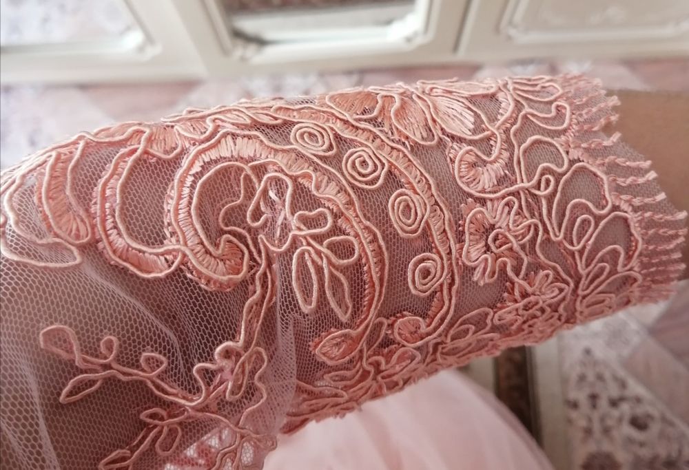 Продам платье полностью ручной работы