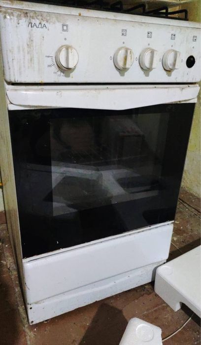 Продаю газовую плиту