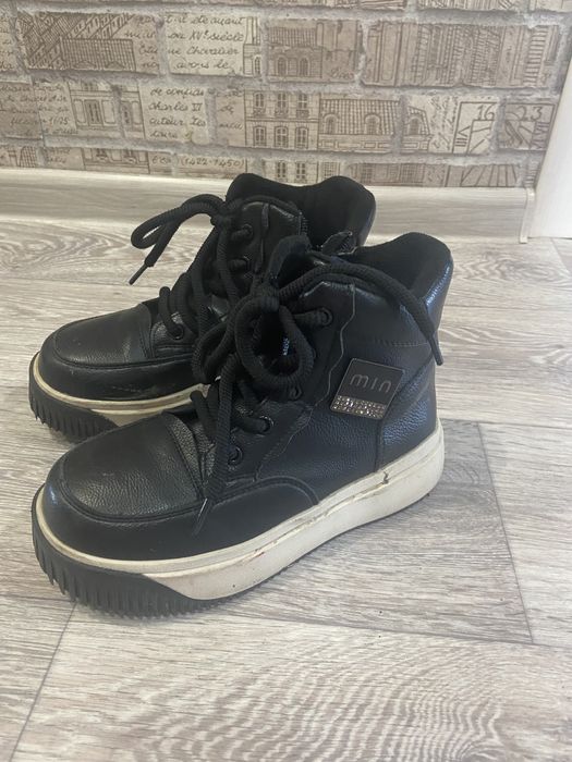 Продам детские ботинки на весну/осень