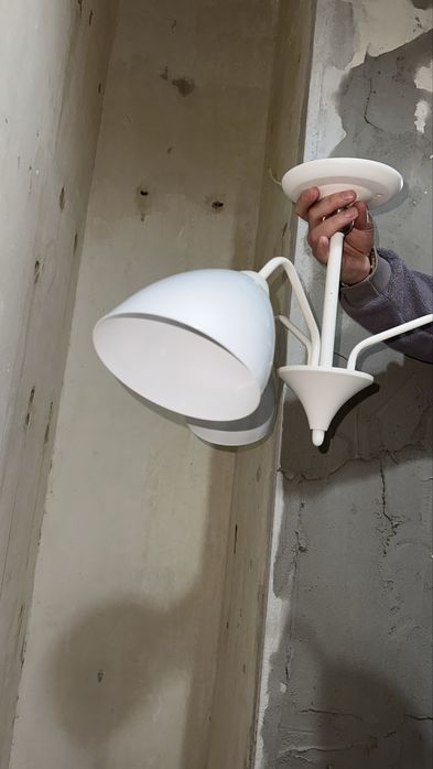 Люстра трехрожковая