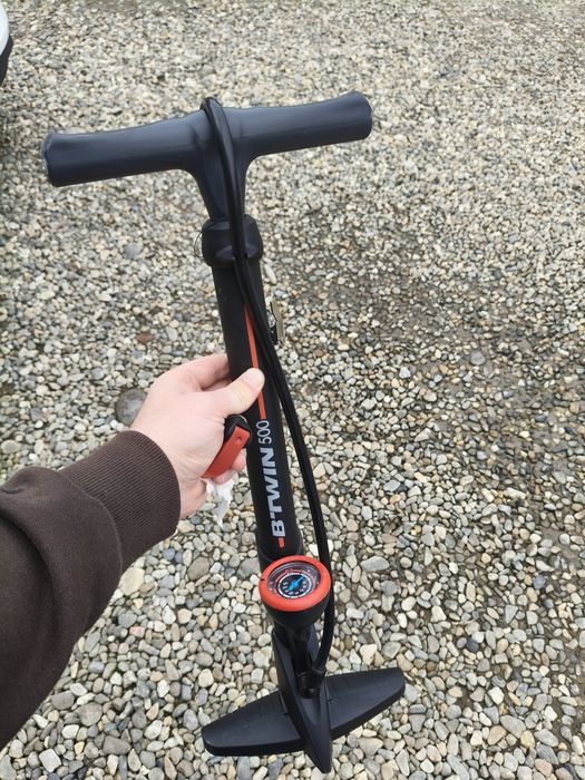 Pompa Btwin 500.