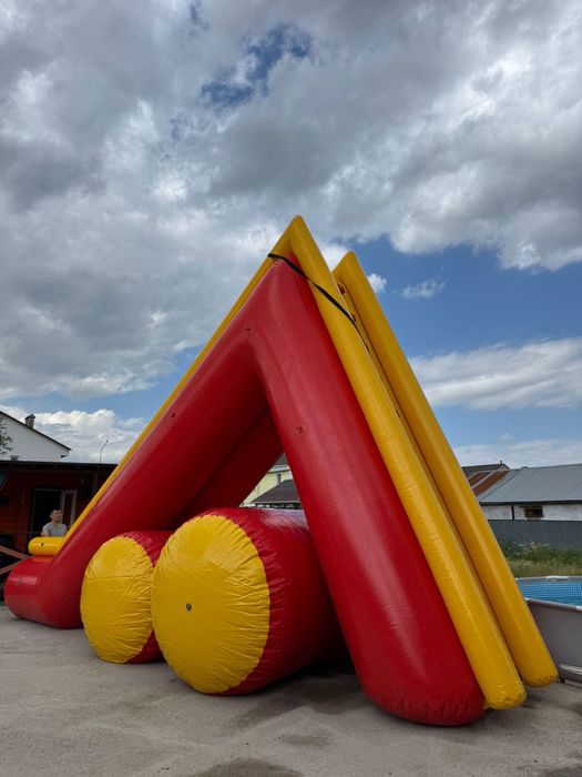 Надувная горка пляжная