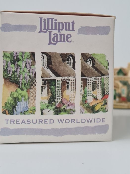 Колекционерска фигурка Lilliput Lane Pineapple Spa