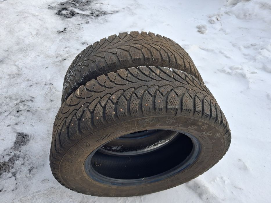 Продам две покрышки зимние Тунга