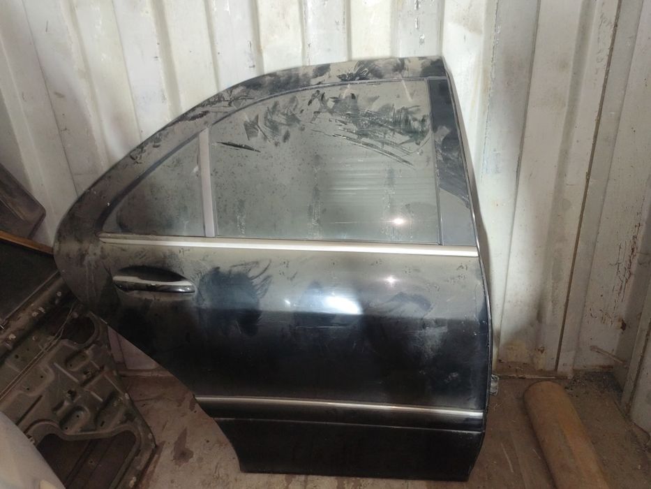 Продам двери на Мерседес w211 e class w 220 s class
