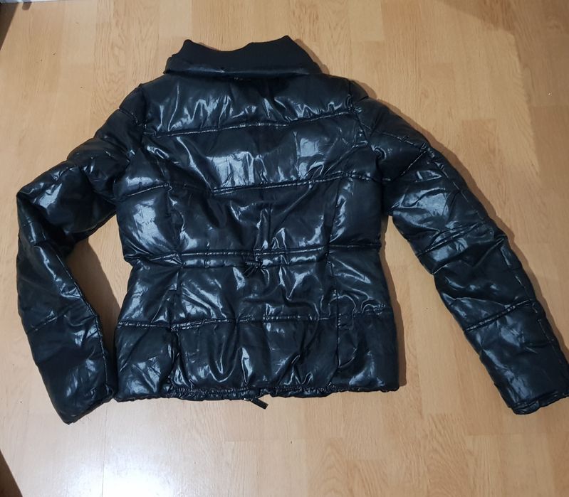 Дамско зимно яке .