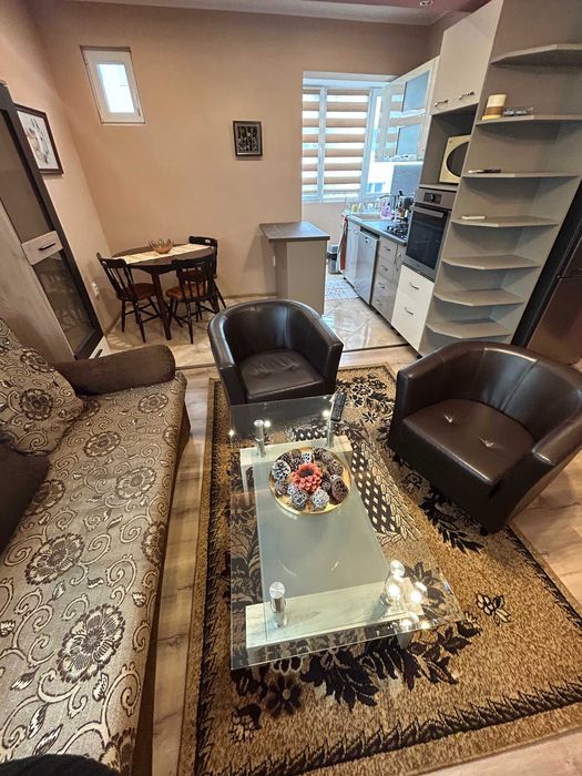 Дава се под наем Тристаен апартамент в Бургас, Възраждане - 85 кв.м за 747.66 € - Снимка #2