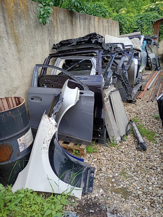 Piese en-gros usi capote haion Audi Bnw Posche Mercedes Volvo VW Dacia