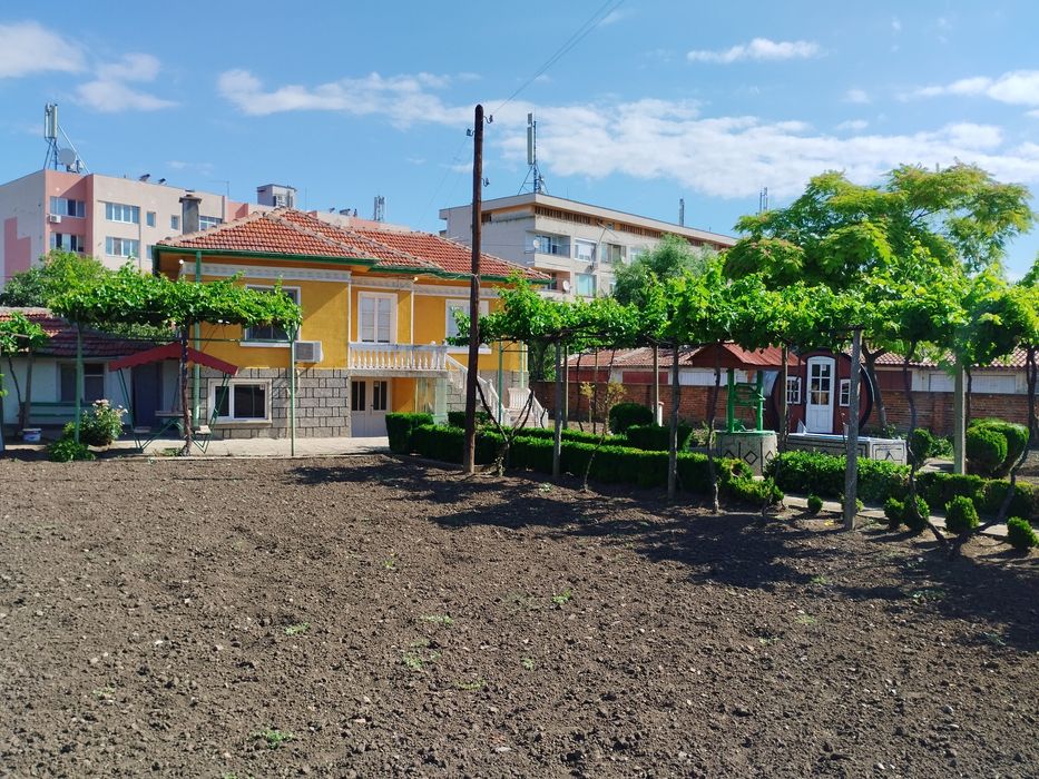 Продава се къща в град Стралджа,обл.Ямбол