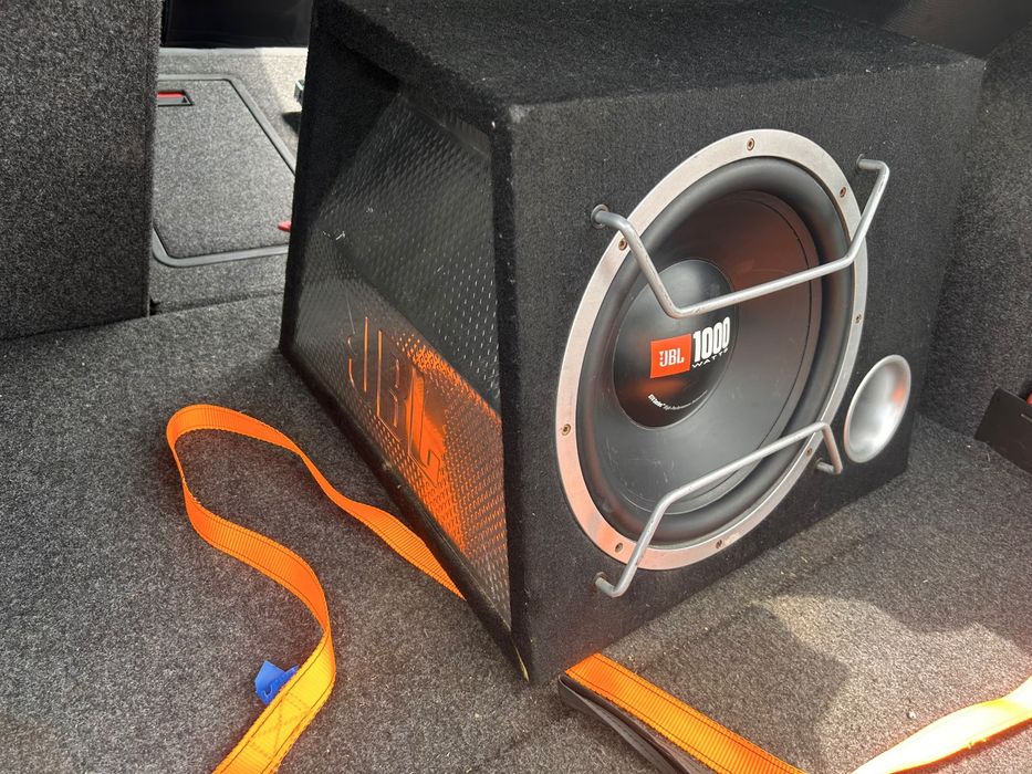 Vând Subwoofer JBL 1000W + stație+ player audio Sony