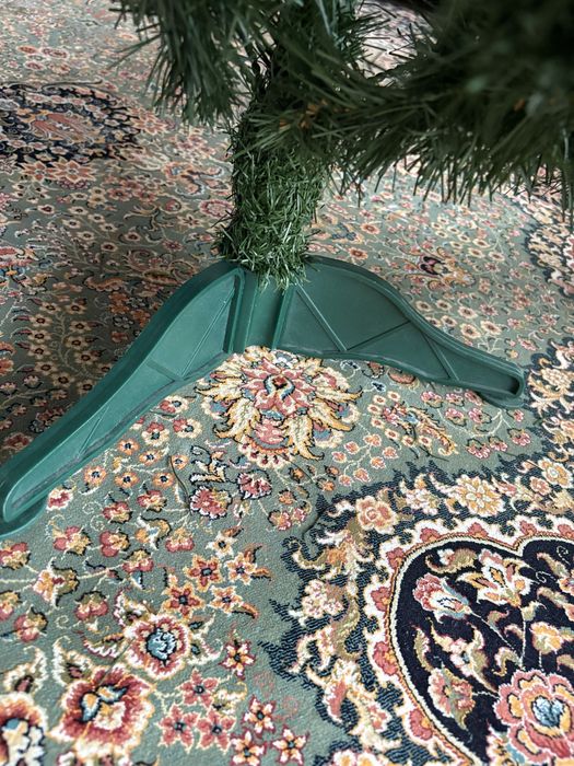 Продаю новогоднюю елку