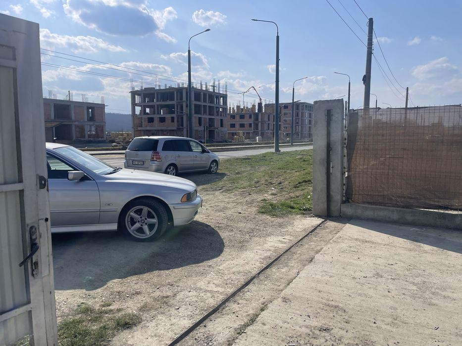 Cladire/garaj/hala plus teren Vanzare/Inchiriere