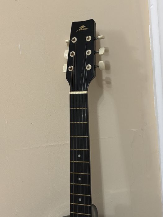 Гитара.         .