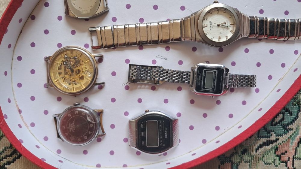 Часы наручные на запчасти