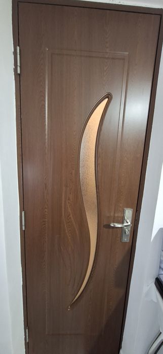 Usa de interior ca noua!