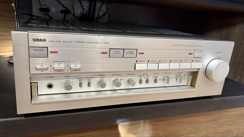 Стерео усилвател Yamaha A-1020 / 2х125w на 8 ома