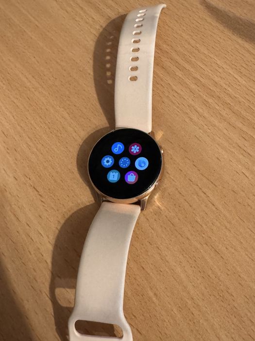 Смарт часы Samsung Galaxy Watch Active