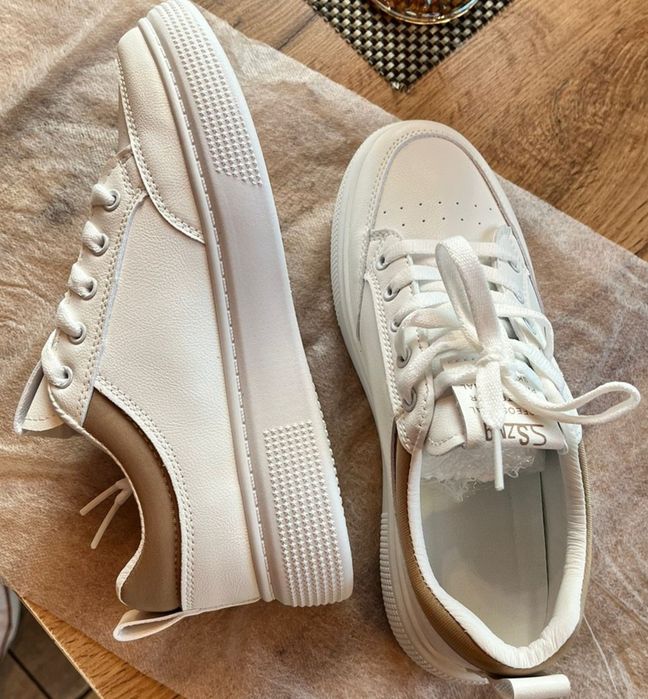 Новые кроссовки 39 размер