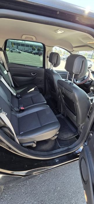Vând Renault Grand Scenic