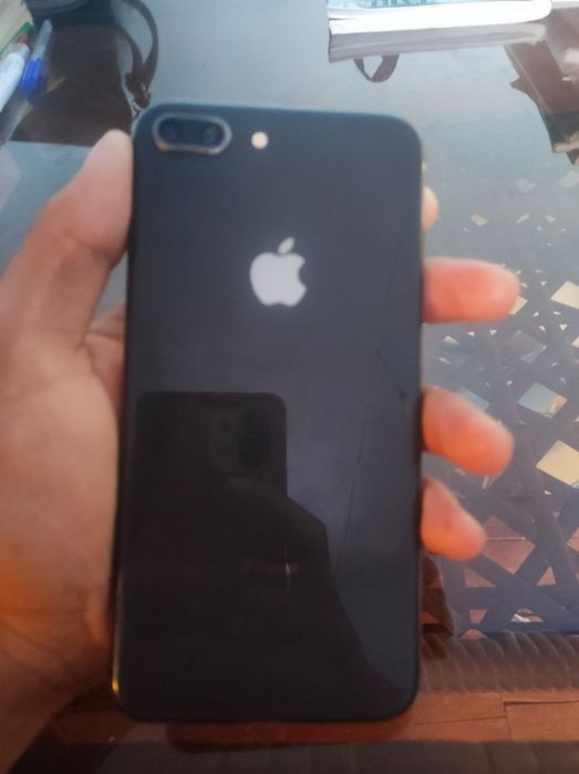 Iphone 8+ karopka dakiment