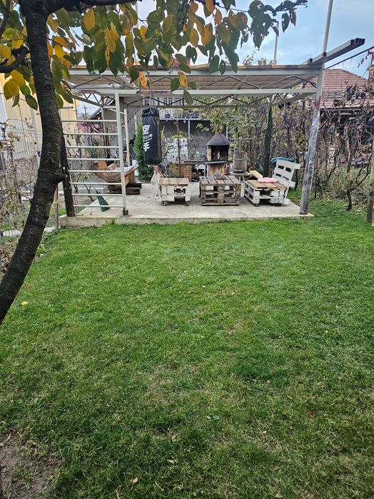 Inchiriez apartament la casa particulara pet friendly