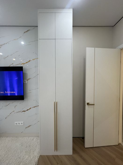 Продам красивый удобный шкаф